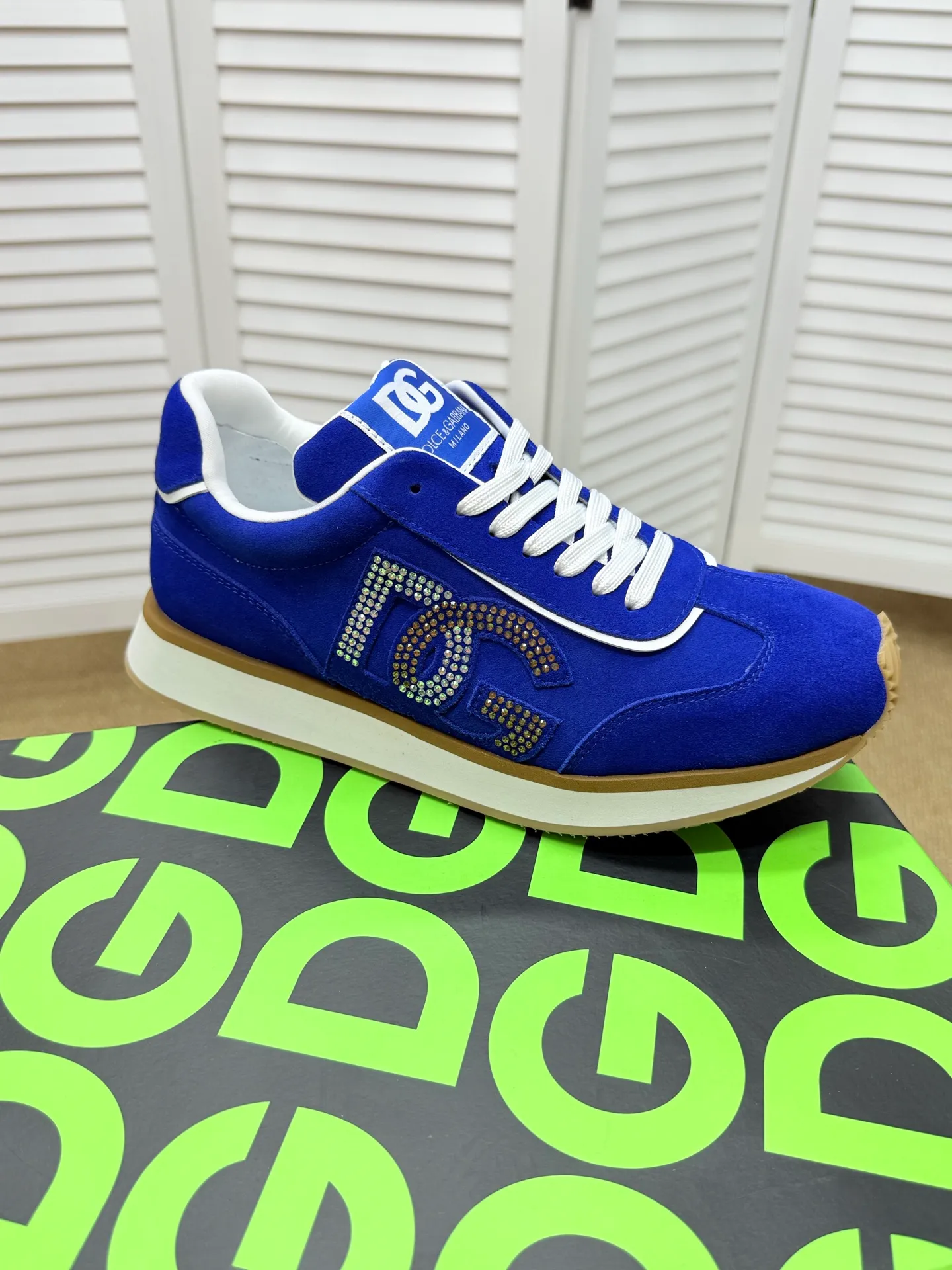 Men's clothing and shoes 250. The latest sports and casual shoes for couples (DG) are fashionable and versatile, and can add luster to various looks. Create an exquisite design with unique dynamic vitality and modern atmosphere, showing modern elegance. Size: 36-46 (45 and 46 are custom-made and cannot be returned or exchanged) Se